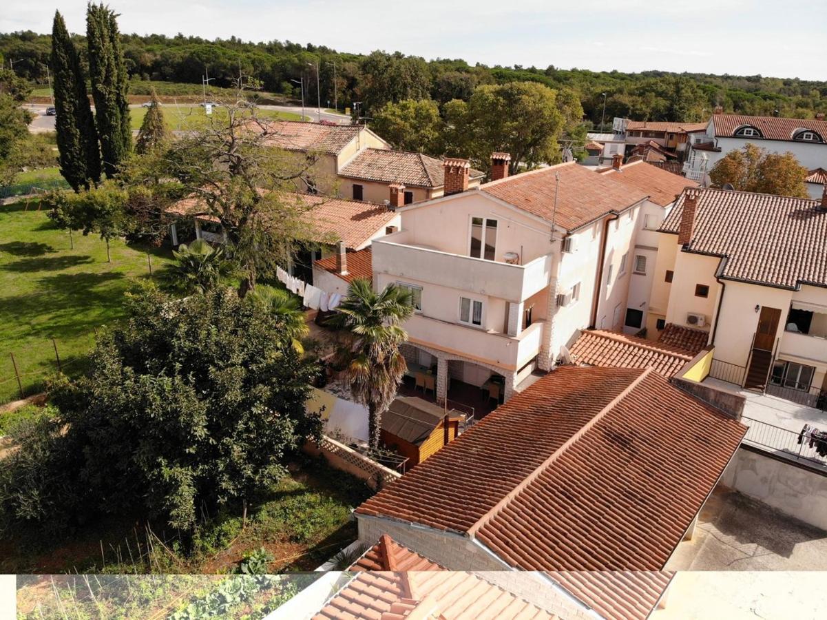 Sain With Garden Terrace Near The 3* Porec