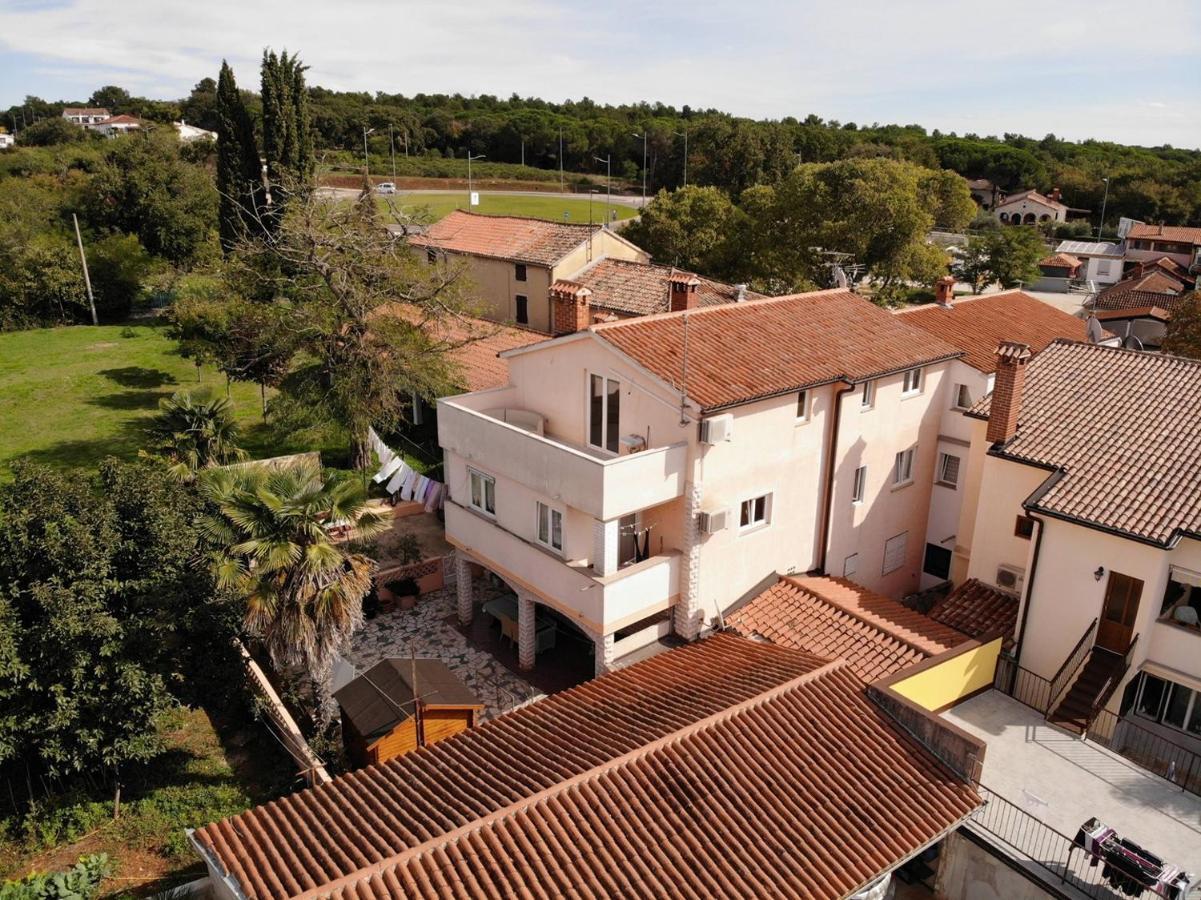 Sain With Garden Terrace Near The 3* Porec